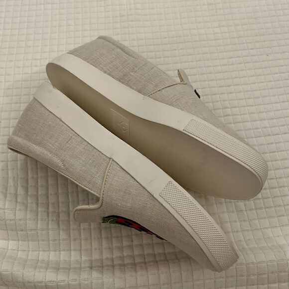 Katy Perry The Kerry Strawberry novelty canvas slip on sneakers tan NWOT msrp 89 - Picture 5 of 9